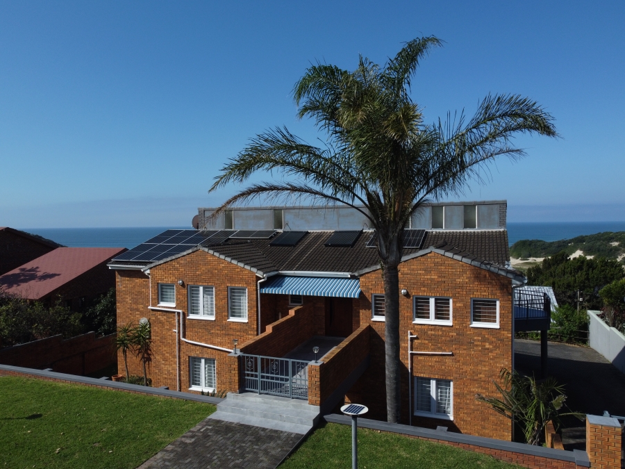 6 Bedroom Property for Sale in Cintsa East Eastern Cape